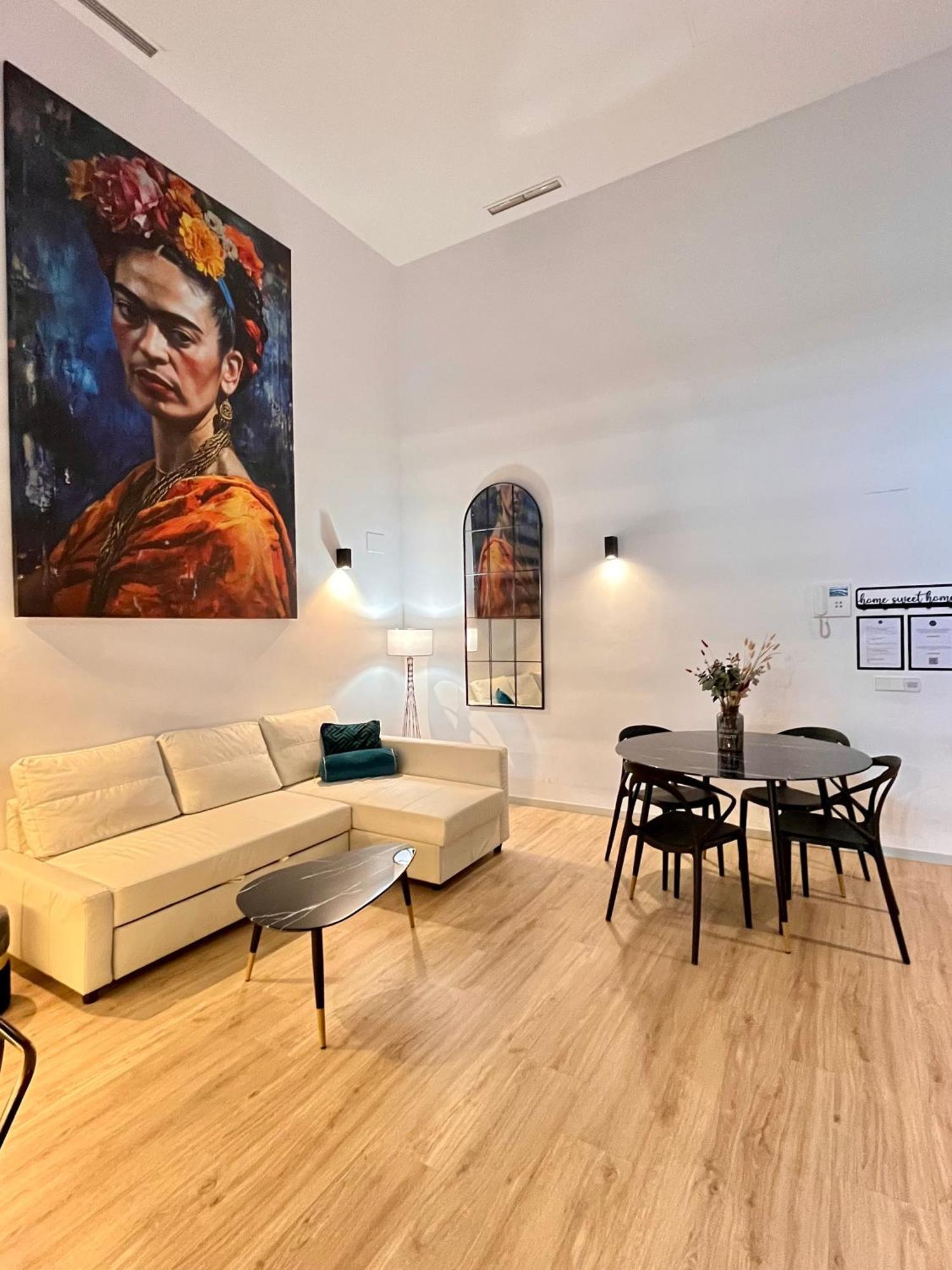 Appartamento Werentvlc - Amazing Duplex Loft 2 Bdrm Valenza